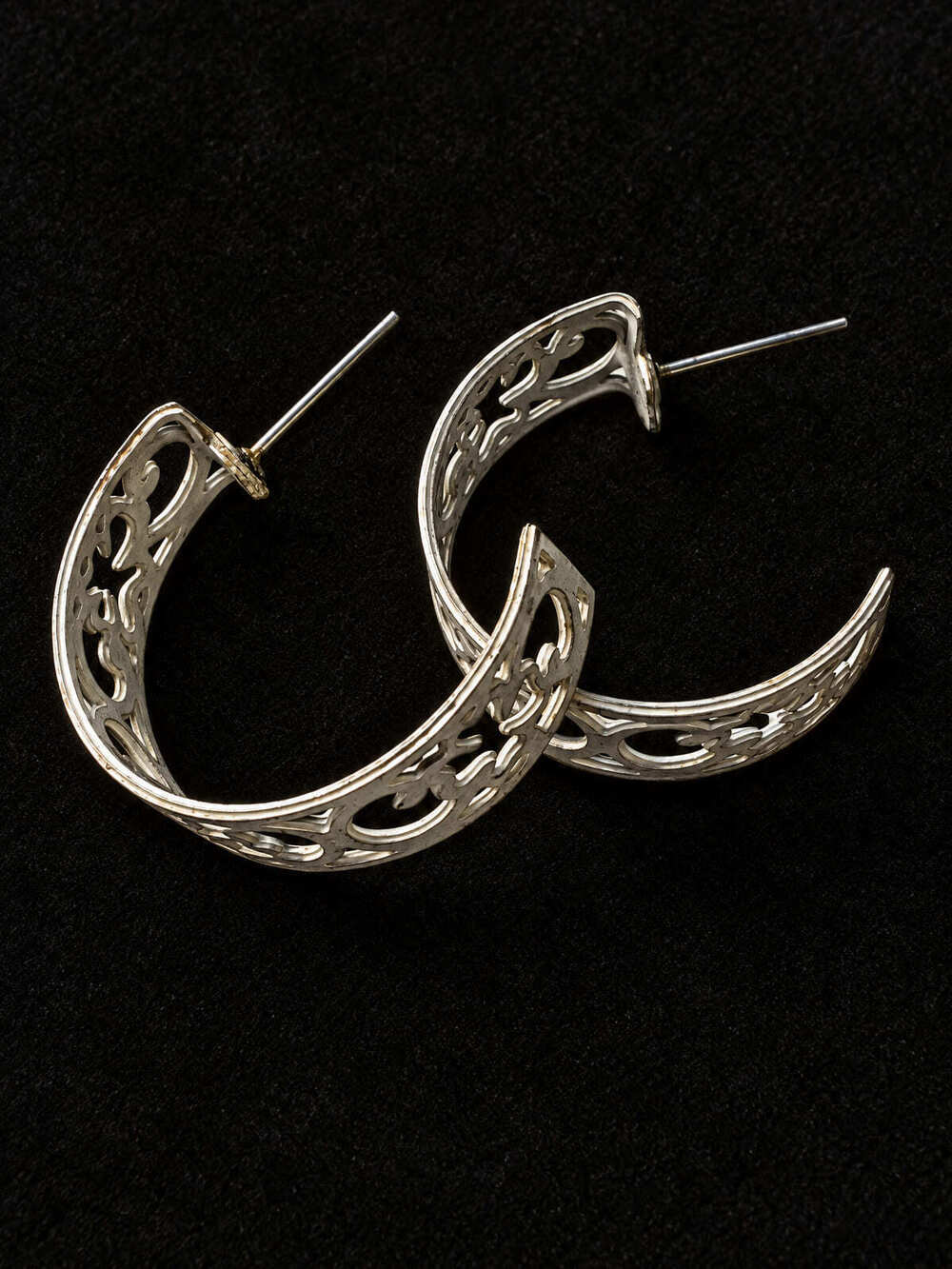 ⚜️ Filigree Hoop Earrings | Scrollwork Silver-Tone | Post Back 💗